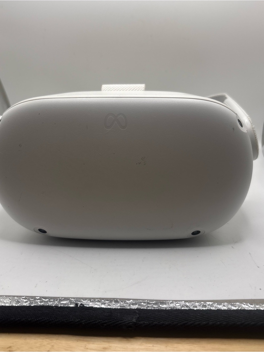 Meta Oculus Quest 2 128GB VR System Headset Only - NO POWER **READ DESC**